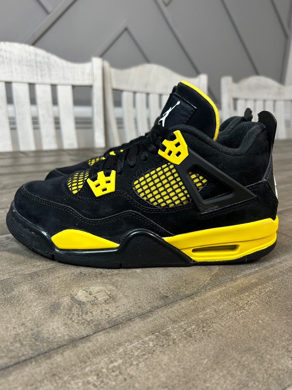 Air Jordan 4 Retro Thunder 2023 GS Size 5Y Black Tour Yellow 408452-017